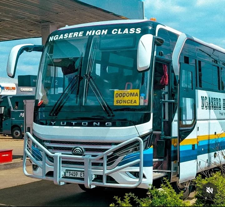 Tilisho Safaris bus